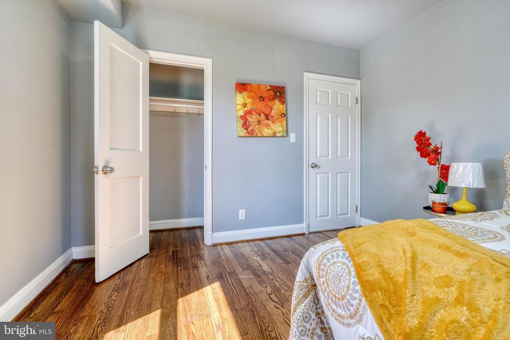 Image 16 of property listing at 4906 GRINDON AVE, Baltimore, MD 21214