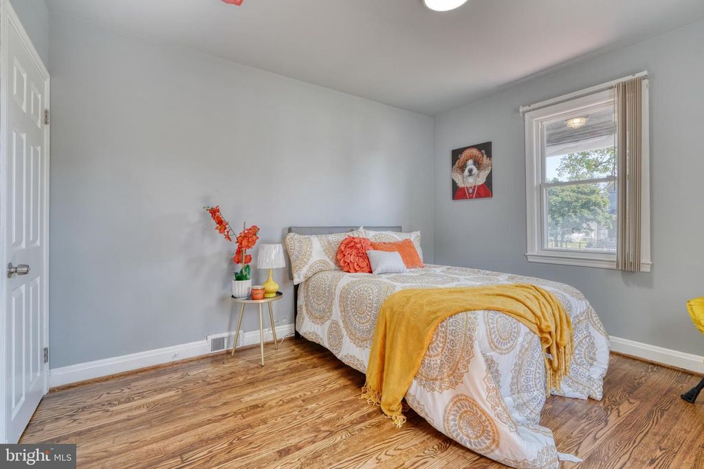 Image 17 of property listing at 4906 GRINDON AVE, Baltimore, MD 21214