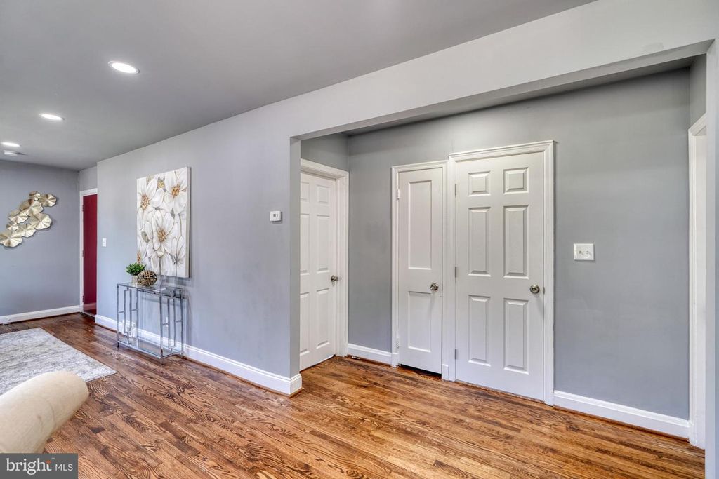 Image 19 of property listing at 4906 GRINDON AVE, Baltimore, MD 21214