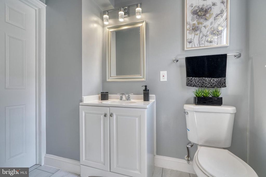Image 21 of property listing at 4906 GRINDON AVE, Baltimore, MD 21214