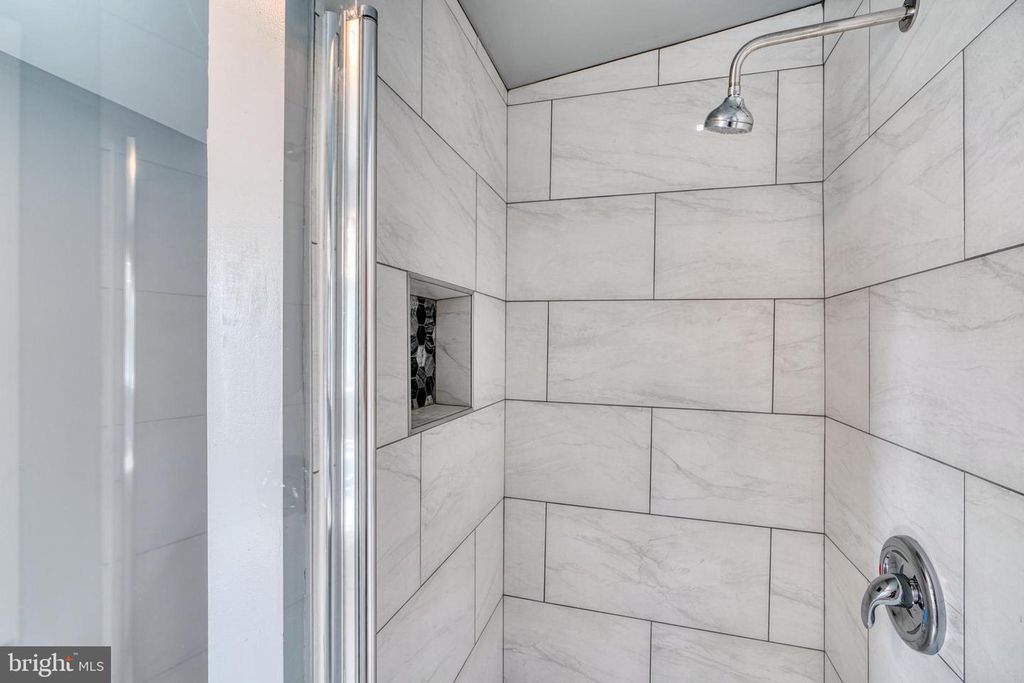 Image 34 of property listing at 4906 GRINDON AVE, Baltimore, MD 21214
