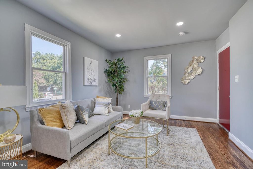 Image 37 of property listing at 4906 GRINDON AVE, Baltimore, MD 21214