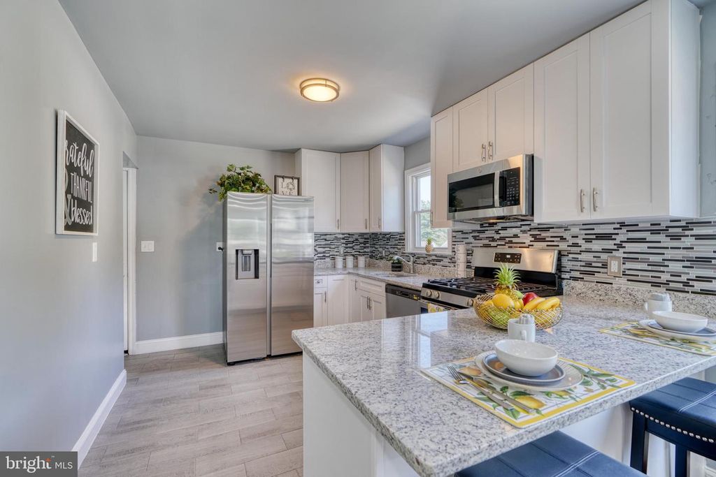Image 9 of property listing at 4906 GRINDON AVE, Baltimore, MD 21214