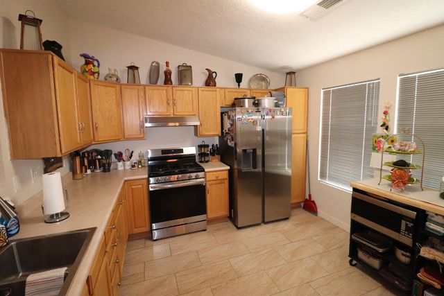 7043 Clark Hills Drive NE, Rio Rancho, NM 87144