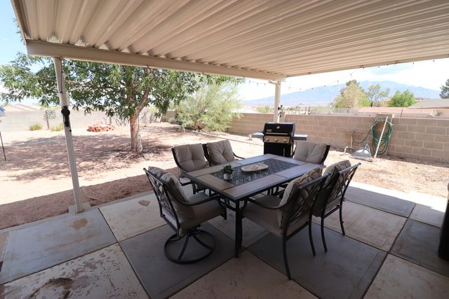 7043 Clark Hills Drive NE, Rio Rancho, NM 87144