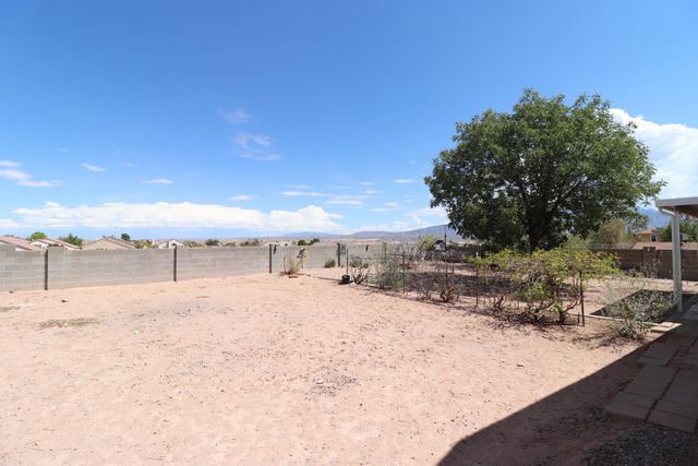 7043 Clark Hills Drive NE, Rio Rancho, NM 87144