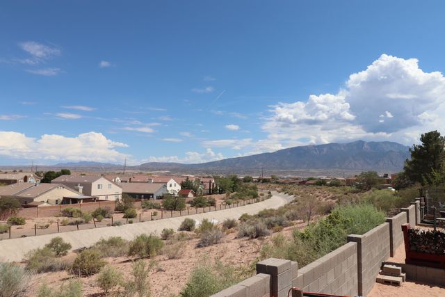 7043 Clark Hills Drive NE, Rio Rancho, NM 87144