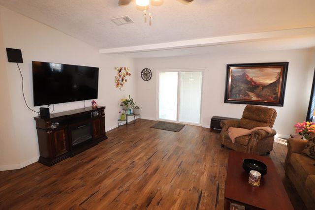 7043 Clark Hills Drive NE, Rio Rancho, NM 87144