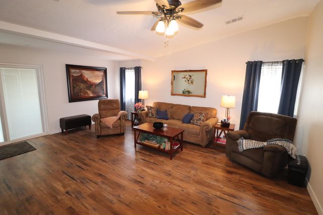 7043 Clark Hills Drive NE, Rio Rancho, NM 87144
