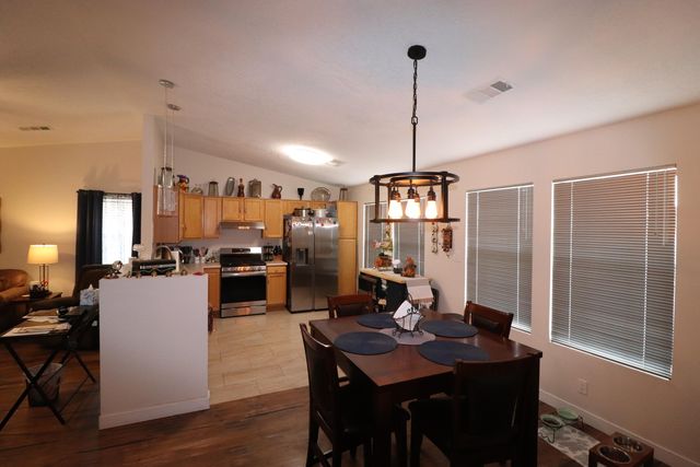 7043 Clark Hills Drive NE, Rio Rancho, NM 87144