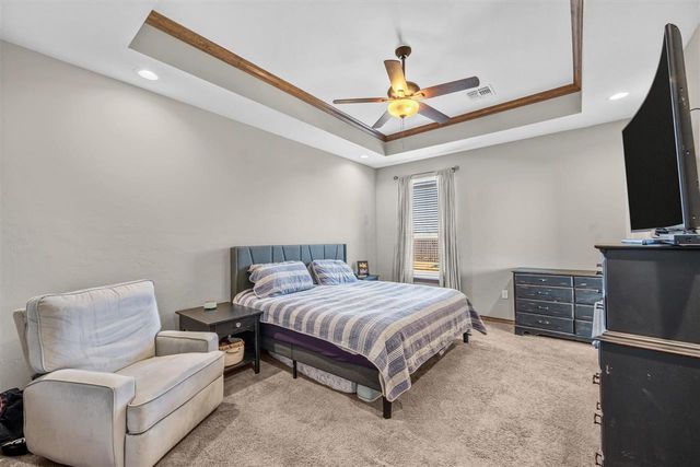 405 N Mountain Meadow Dr, Cache, OK 73527