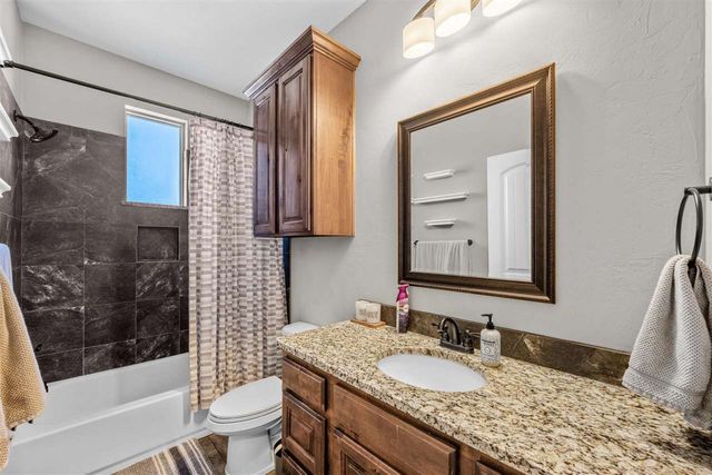 405 N Mountain Meadow Dr, Cache, OK 73527