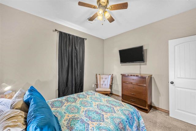 405 N Mountain Meadow Dr, Cache, OK 73527