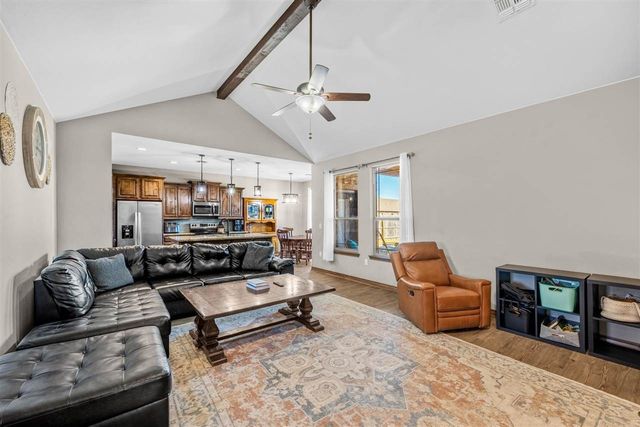 405 N Mountain Meadow Dr, Cache, OK 73527