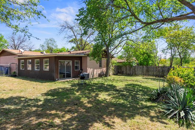 1201 Larkwood DR, Austin, TX 78723