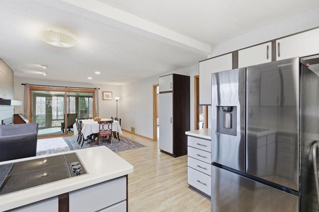 2468 Hamline Avenue N, Roseville, MN 55113