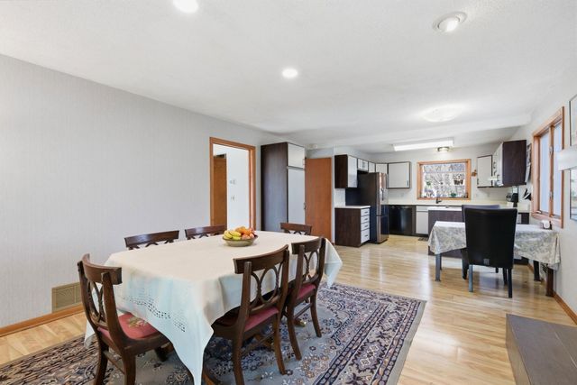 2468 Hamline Avenue N, Roseville, MN 55113