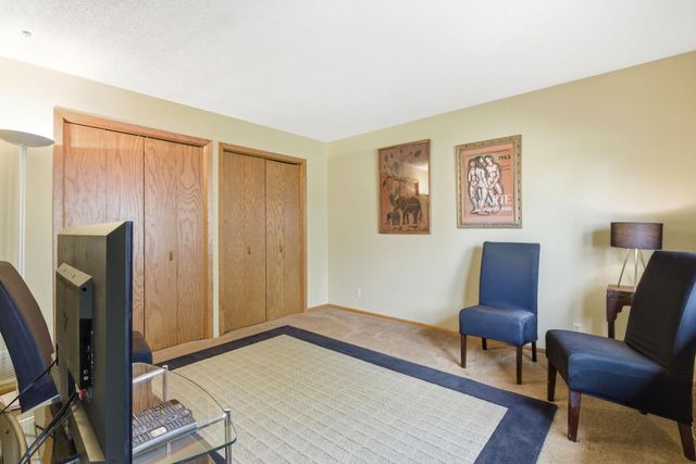 2468 Hamline Avenue N, Roseville, MN 55113