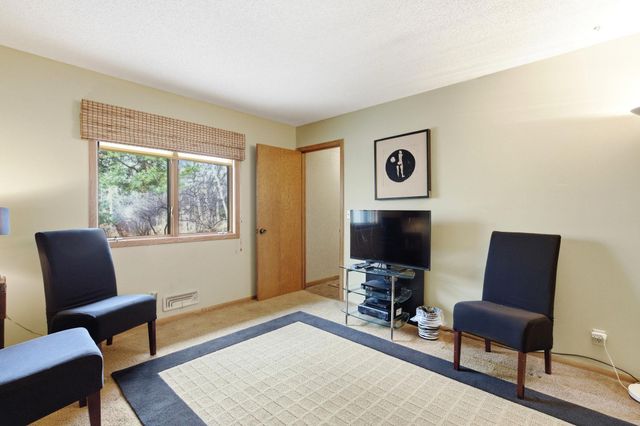 2468 Hamline Avenue N, Roseville, MN 55113