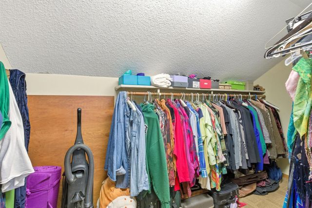 2468 Hamline Avenue N, Roseville, MN 55113