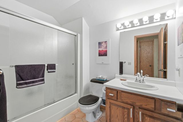 2468 Hamline Avenue N, Roseville, MN 55113