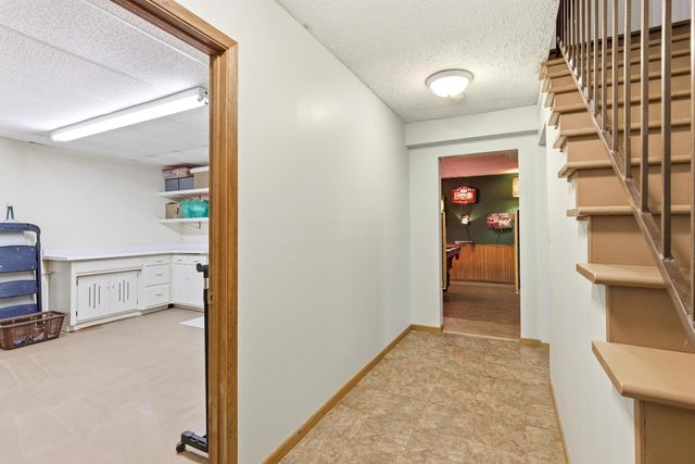 2468 Hamline Avenue N, Roseville, MN 55113