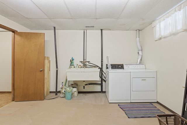 2468 Hamline Avenue N, Roseville, MN 55113