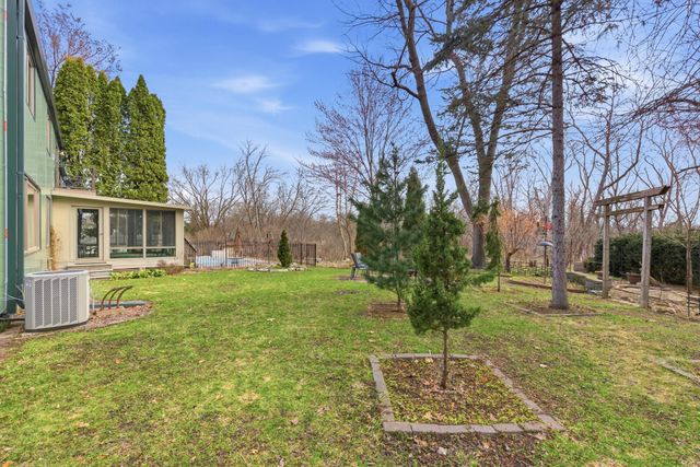 2468 Hamline Avenue N, Roseville, MN 55113