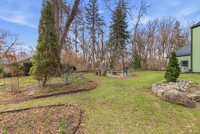 2468 Hamline Avenue N, Roseville, MN 55113