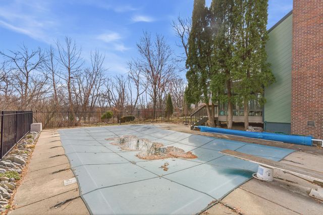 2468 Hamline Avenue N, Roseville, MN 55113