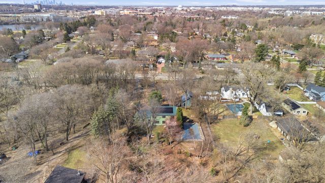 2468 Hamline Avenue N, Roseville, MN 55113