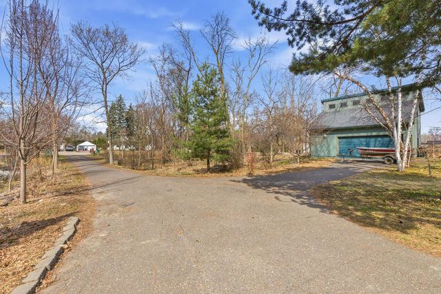 2468 Hamline Avenue N, Roseville, MN 55113