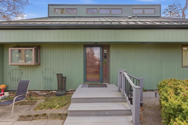 2468 Hamline Avenue N, Roseville, MN 55113