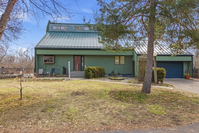 2468 Hamline Avenue N, Roseville, MN 55113