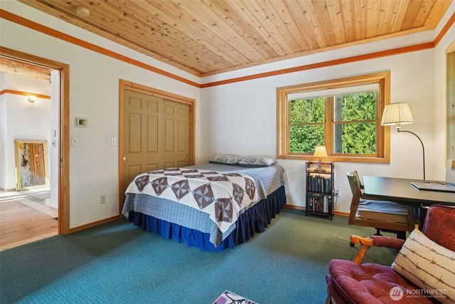 37436 239th Avenue SE, Enumclaw, WA 98022