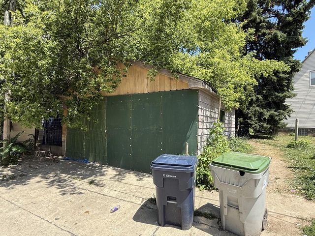 2527 W Monroe STREET, Milwaukee, WI 53206
