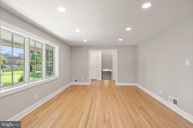3667 N HARRISON ST, Arlington, VA 22207