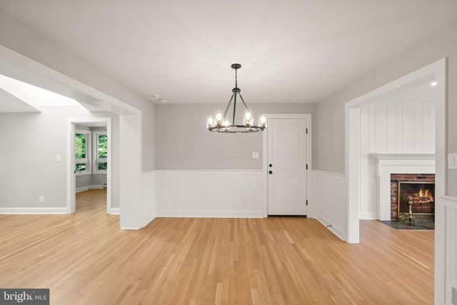 3667 N HARRISON ST, Arlington, VA 22207