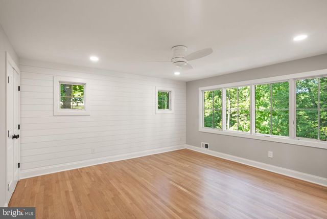 3667 N HARRISON ST, Arlington, VA 22207