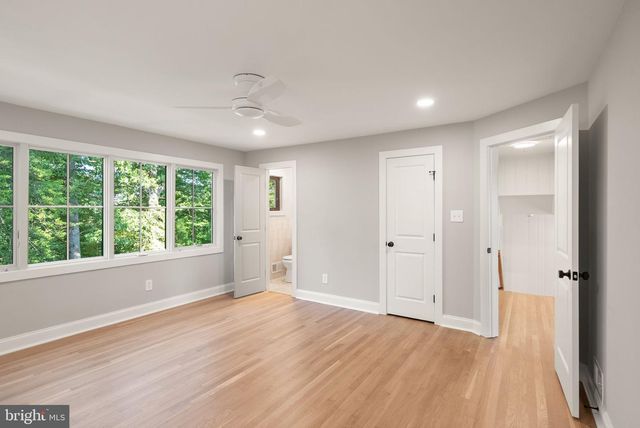 3667 N HARRISON ST, Arlington, VA 22207