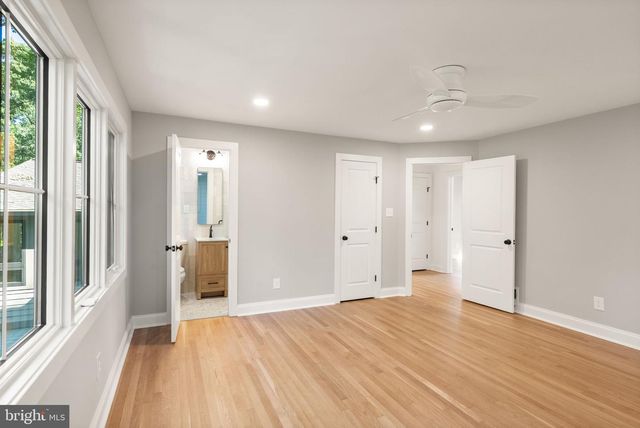 3667 N HARRISON ST, Arlington, VA 22207