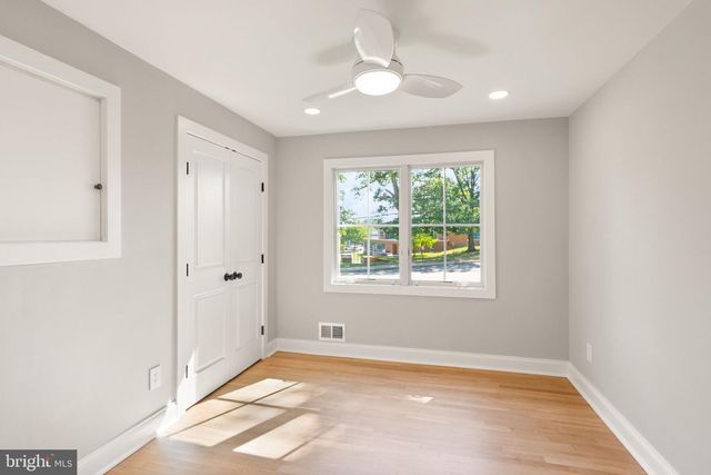 3667 N HARRISON ST, Arlington, VA 22207