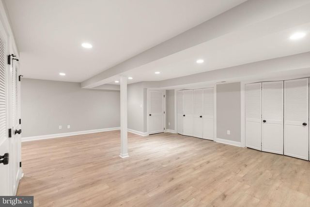 3667 N HARRISON ST, Arlington, VA 22207
