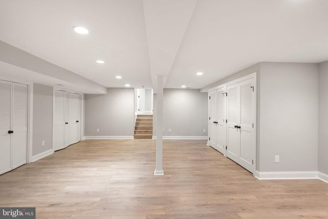 3667 N HARRISON ST, Arlington, VA 22207