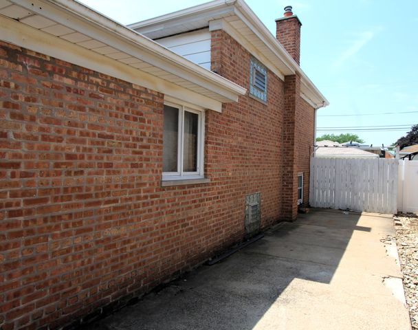 648 Muskegon Avenue, Calumet City, IL 60409