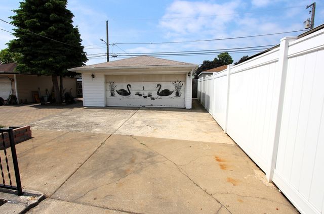 648 Muskegon Avenue, Calumet City, IL 60409