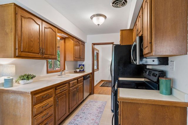 9235 Queen Avenue S, Bloomington, MN 55431