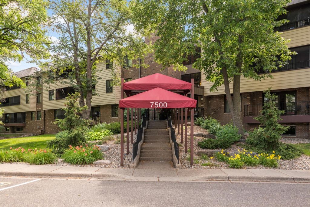 7500 Cahill Road 304C, Edina, MN 55439