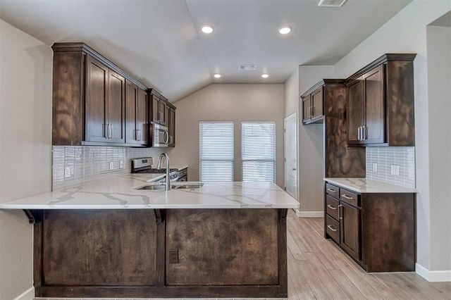 517 Elena Drive, Blanchard, OK 73010