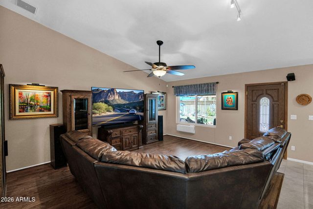 4338 W MICHELLE Drive, Glendale, AZ 85308